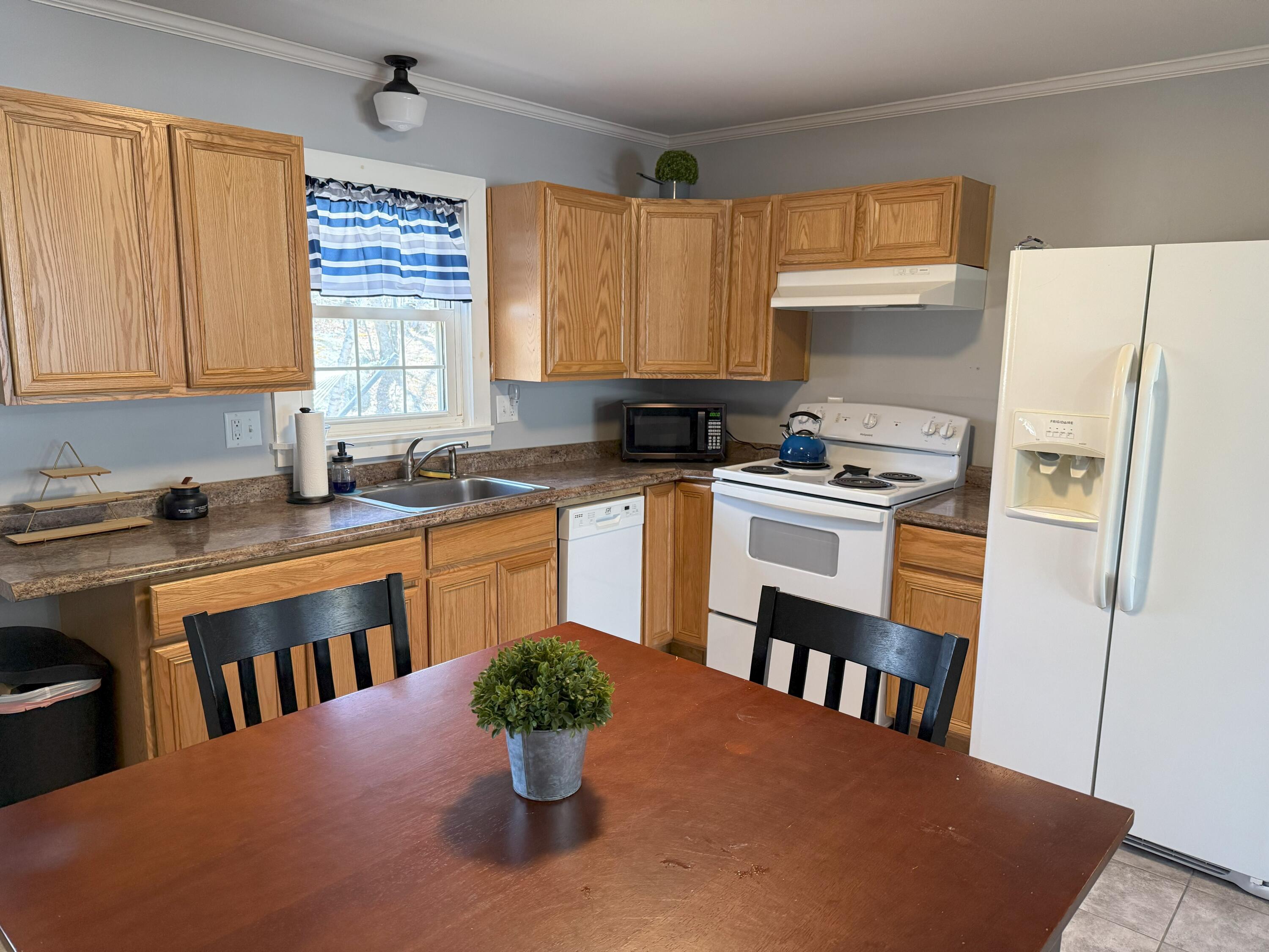 47 New Jersey Street Millinocket, ME 04462 - Photo 4 of 30 4