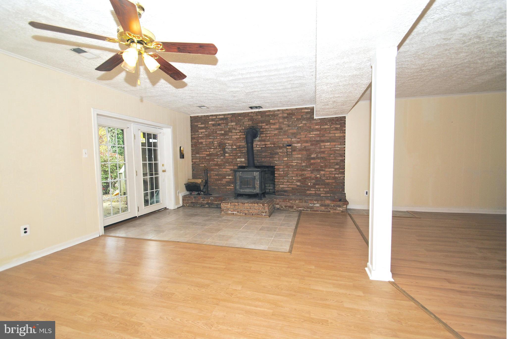 533 Wilson Road Annapolis, MD 21401 - Photo 11 of 21 Lower level with ffireplace!