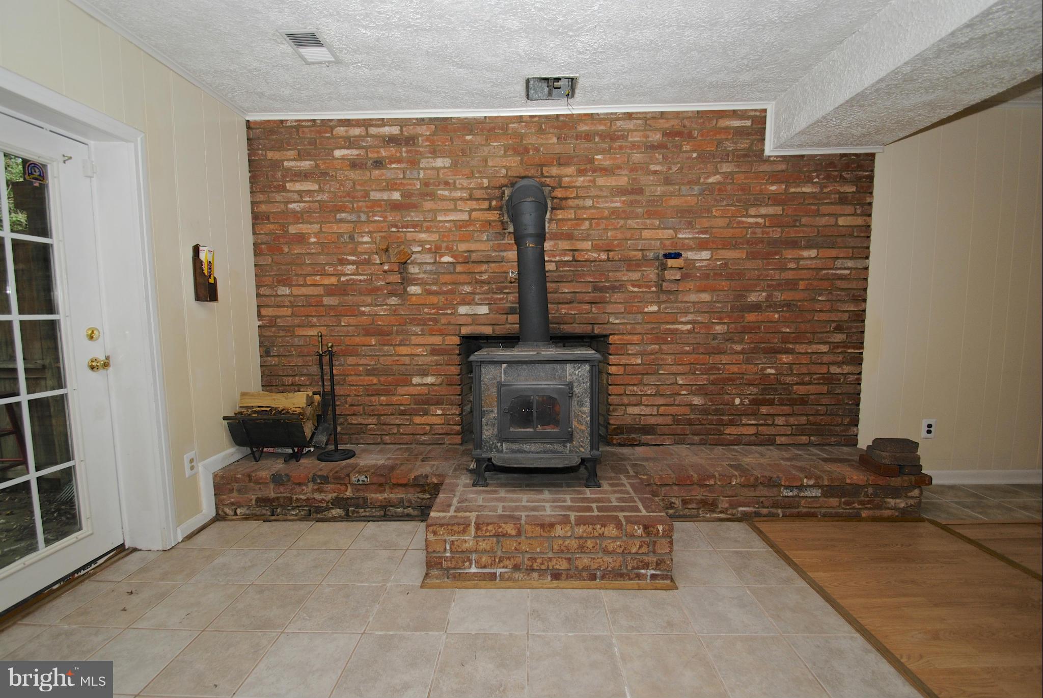 533 Wilson Road Annapolis, MD 21401 - Photo 12 of 21 Better view of lower level wood stove!