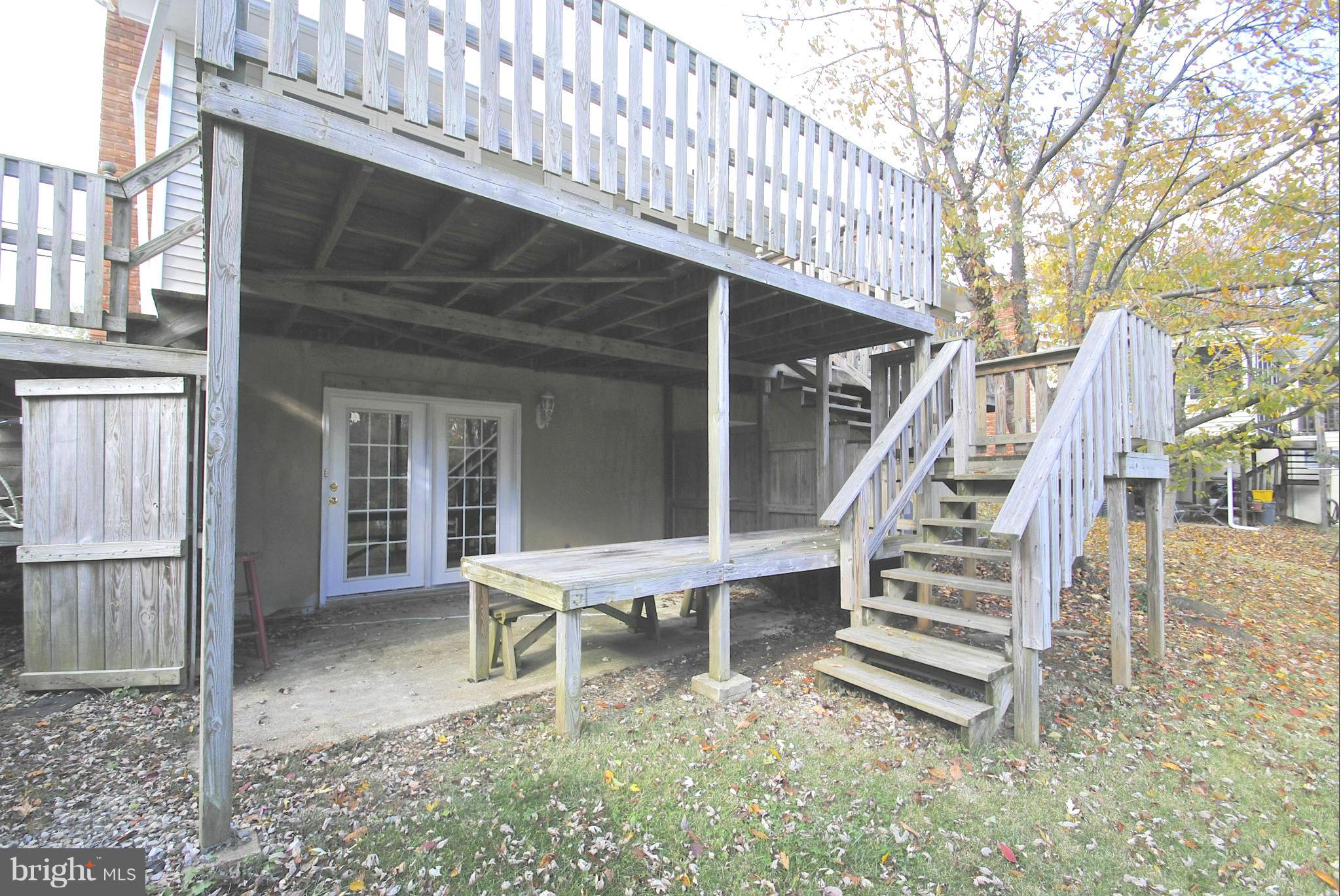 533 Wilson Road Annapolis, MD 21401 - Photo 16 of 21 Steps lead down from deck!
