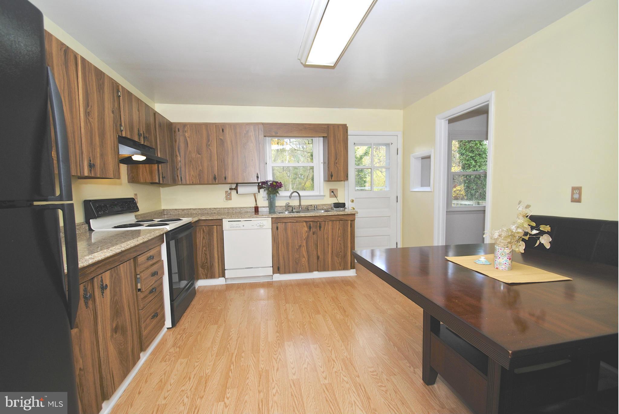 533 Wilson Road Annapolis, MD 21401 - Photo 5 of 21 Kitchen has space for large table!