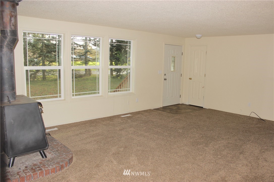 18240 Applegate Street Southwest Rochester, WA 98579 - Photo 13 of 20