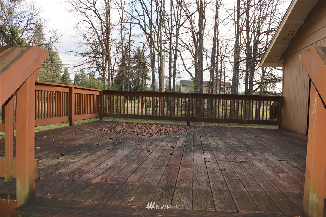 18240 Applegate Street Southwest Rochester, WA 98579 - Photo 7 of 20