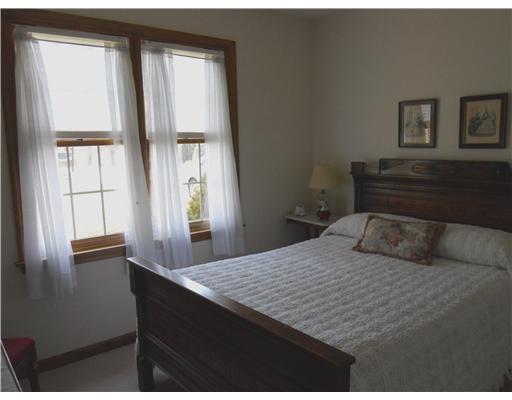 9119 Willoughby Road Pittsburgh, PA 15237 - Photo 6 of 8 Other. The second Bedroom with neutral decor is very appealing.