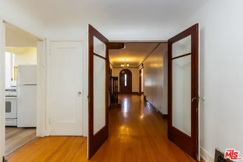 $1,999,000 | 955 South Highland Avenue, Los Angeles, CA 90036