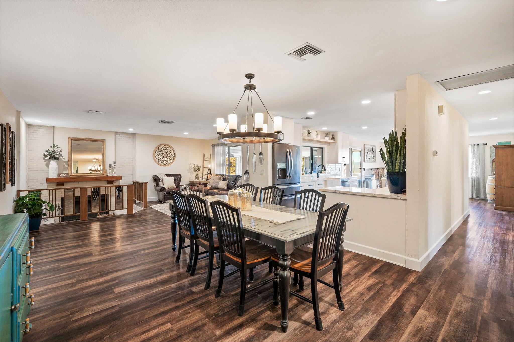 53988 Pinon Drive Yucca Valley, CA 92284 - Photo 3 of 42 a dining room with furniture entryway and wooden floor