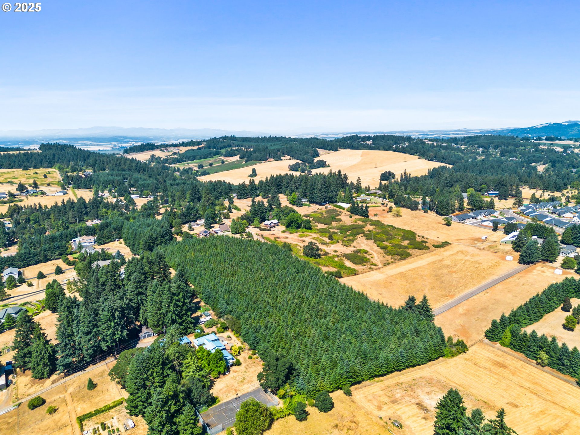 Everett Drive South Salem, OR 97306 - Photo 2 of 29 a view of a city
