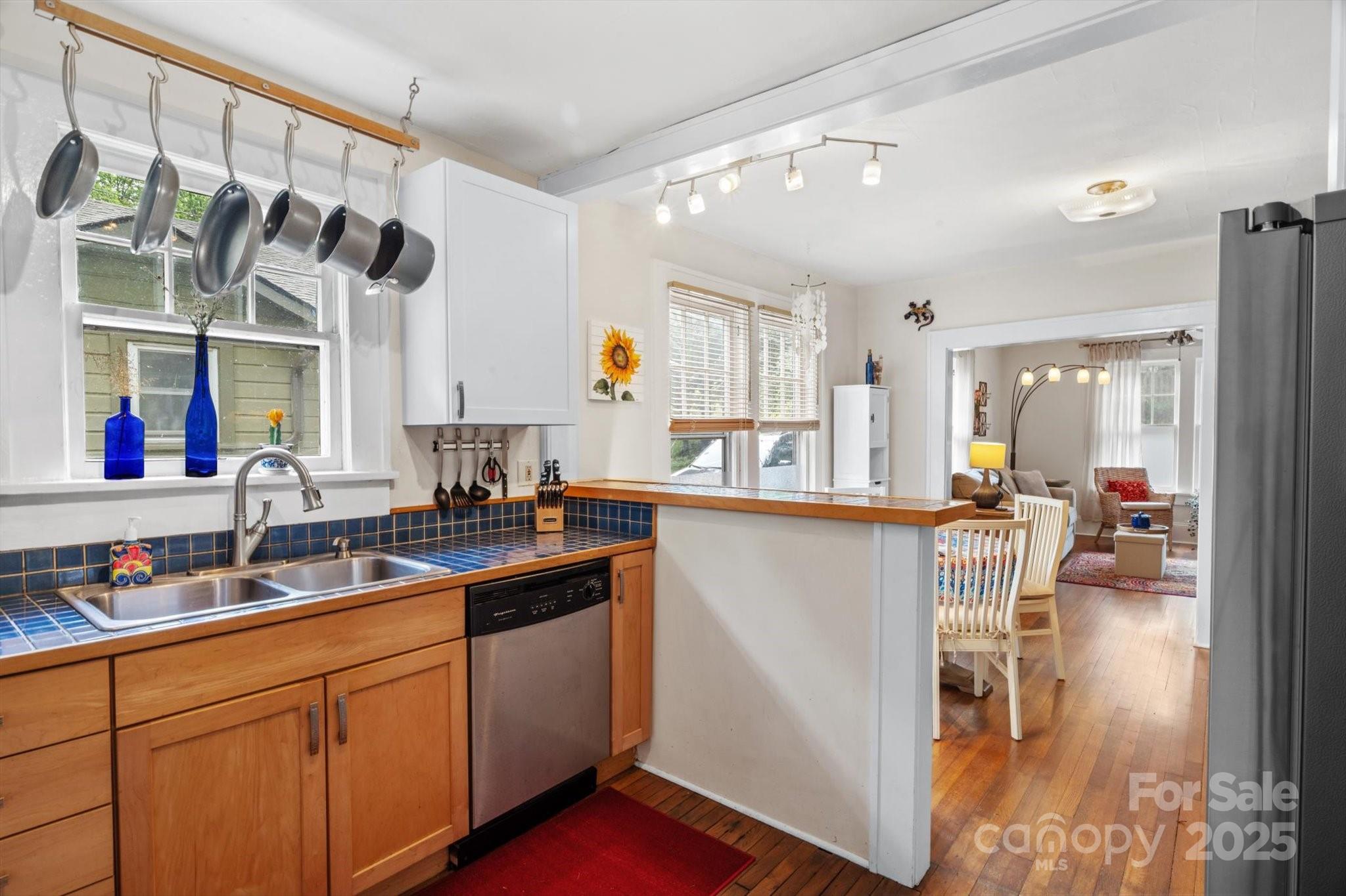 20 Chatham Road Asheville, NC 28804 - Photo 12 of 24 Gallery Image 12