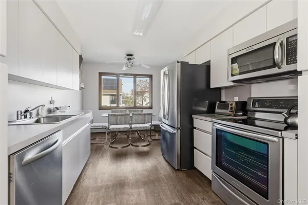$879,000 | 613 Smith Place, Oceanside, NY 11572