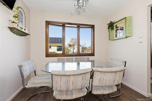 $879,000 | 613 Smith Place, Oceanside, NY 11572