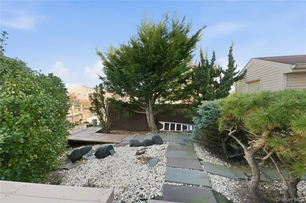 $879,000 | 613 Smith Place, Oceanside, NY 11572