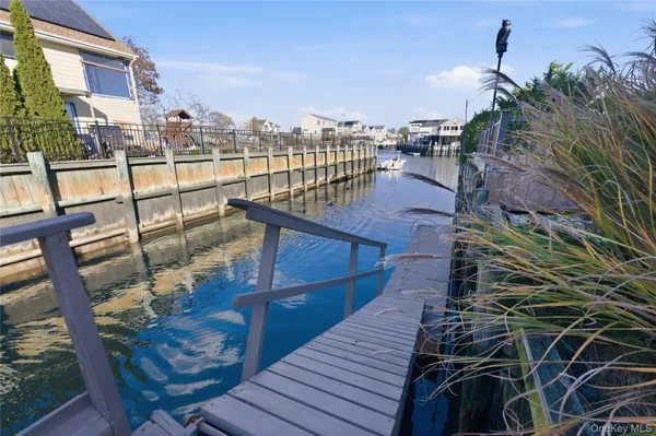 $879,000 | 613 Smith Place, Oceanside, NY 11572