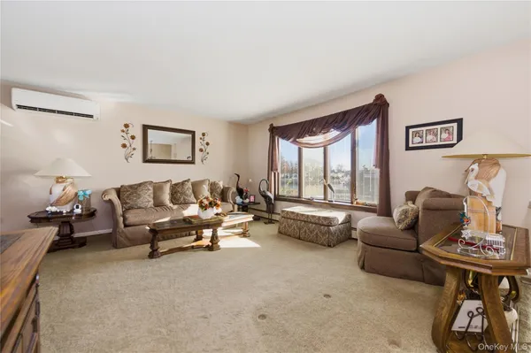 $879,000 | 613 Smith Place, Oceanside, NY 11572