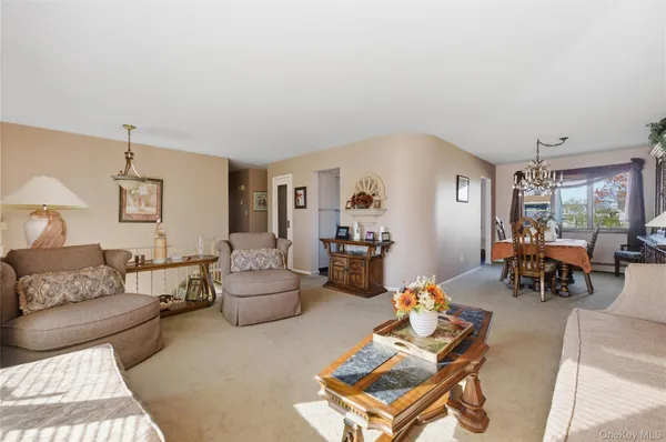 $879,000 | 613 Smith Place, Oceanside, NY 11572