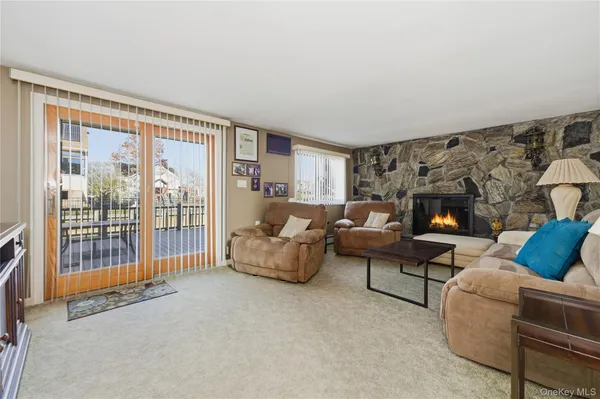 $879,000 | 613 Smith Place, Oceanside, NY 11572