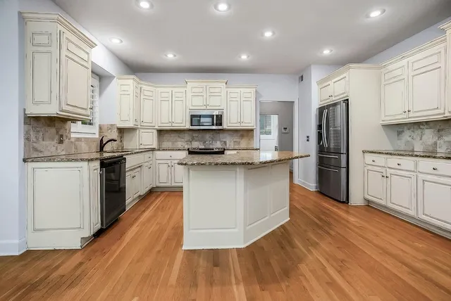 $720,000 | 14412 Fairway Street, Leawood, KS 66224