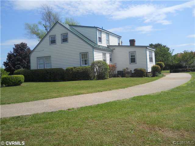 2211 Smithfield Road St. Stephens Church, VA 23148 - Photo 3 of 16 Exterior Front