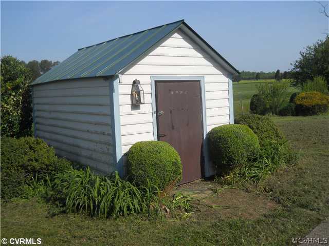 2211 Smithfield Road St. Stephens Church, VA 23148 - Photo 4 of 16 Storage