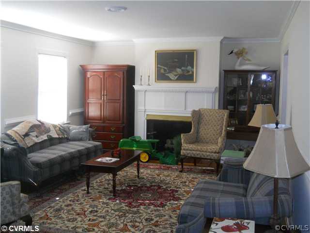 2211 Smithfield Road St. Stephens Church, VA 23148 - Photo 8 of 16 Living Room