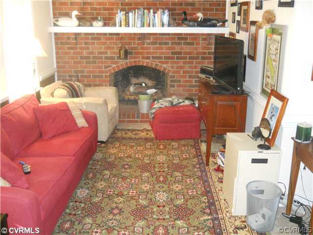2211 Smithfield Road St. Stephens Church, VA 23148 - Photo 10 of 16 Den/Family/Great Room