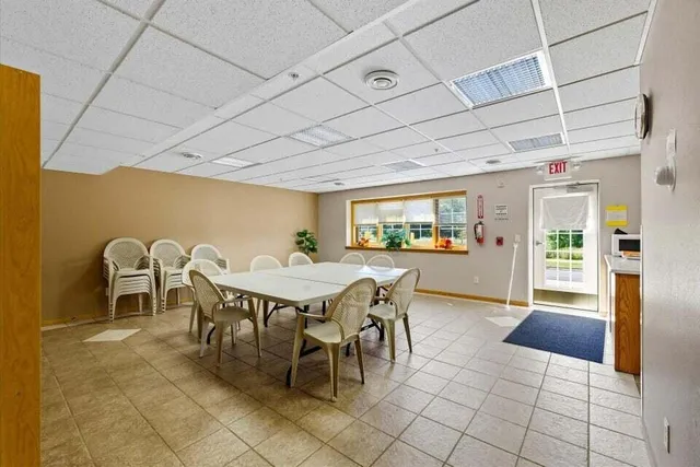 $319,900 | 201 Oconomowoc Parkway, Oconomowoc, WI 53066