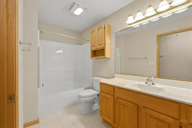 $319,900 | 201 Oconomowoc Parkway, Oconomowoc, WI 53066