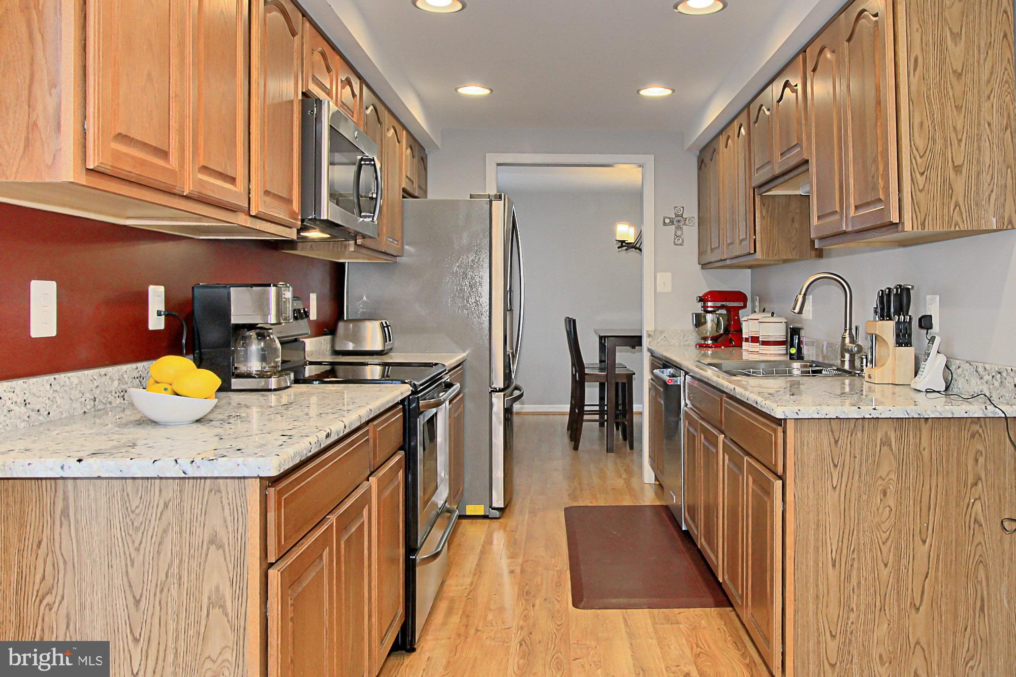 9924 Manet Road Burke, VA 22015 - Photo 19 of 50 New granite kitchen counter tops