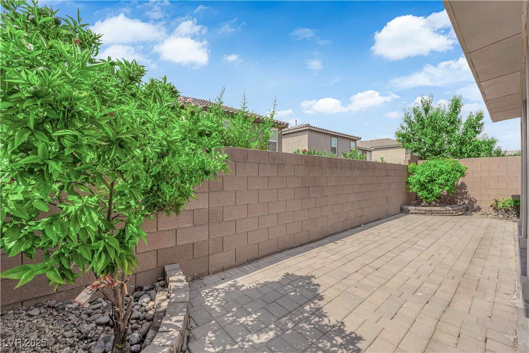 9205 Keystone Ridge Avenue Las Vegas, NV 89148 - Photo 37 of 40 View of patio / terrace