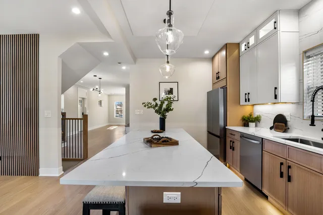 $949,700 | 5700 West Grace Street, Chicago, IL 60634