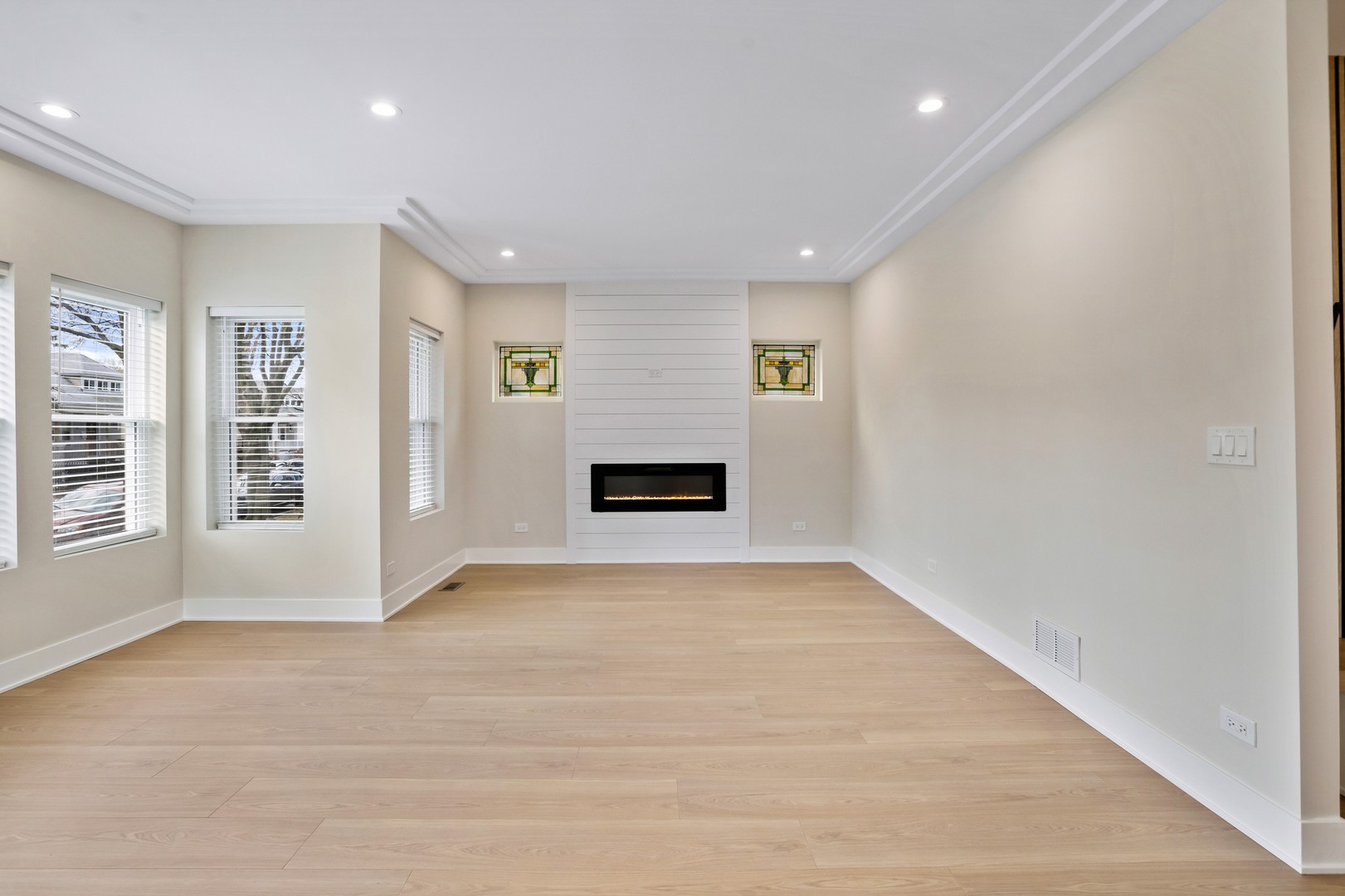 5700 West Grace Street Chicago, IL 60634 - Photo 2 of 41