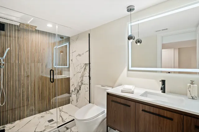 $949,700 | 5700 West Grace Street, Chicago, IL 60634