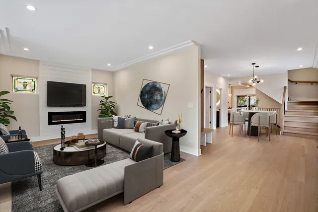 $949,700 | 5700 West Grace Street, Chicago, IL 60634