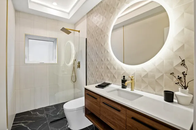 $949,700 | 5700 West Grace Street, Chicago, IL 60634