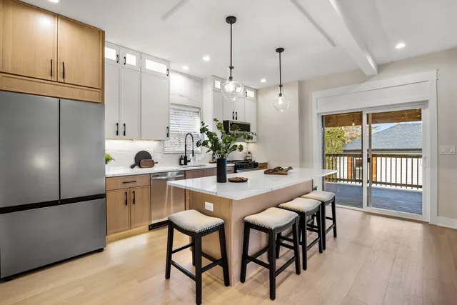 $949,700 | 5700 West Grace Street, Chicago, IL 60634