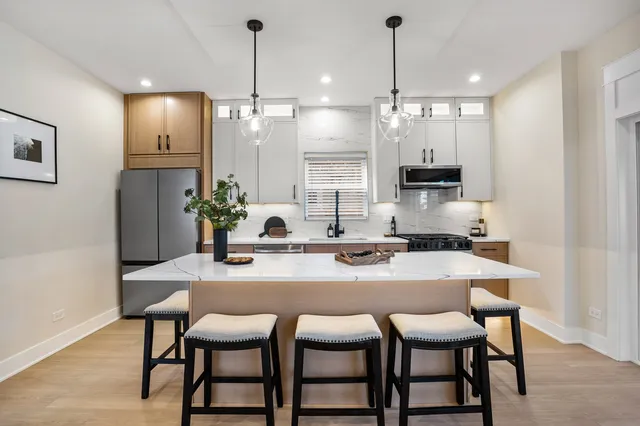 $949,700 | 5700 West Grace Street, Chicago, IL 60634