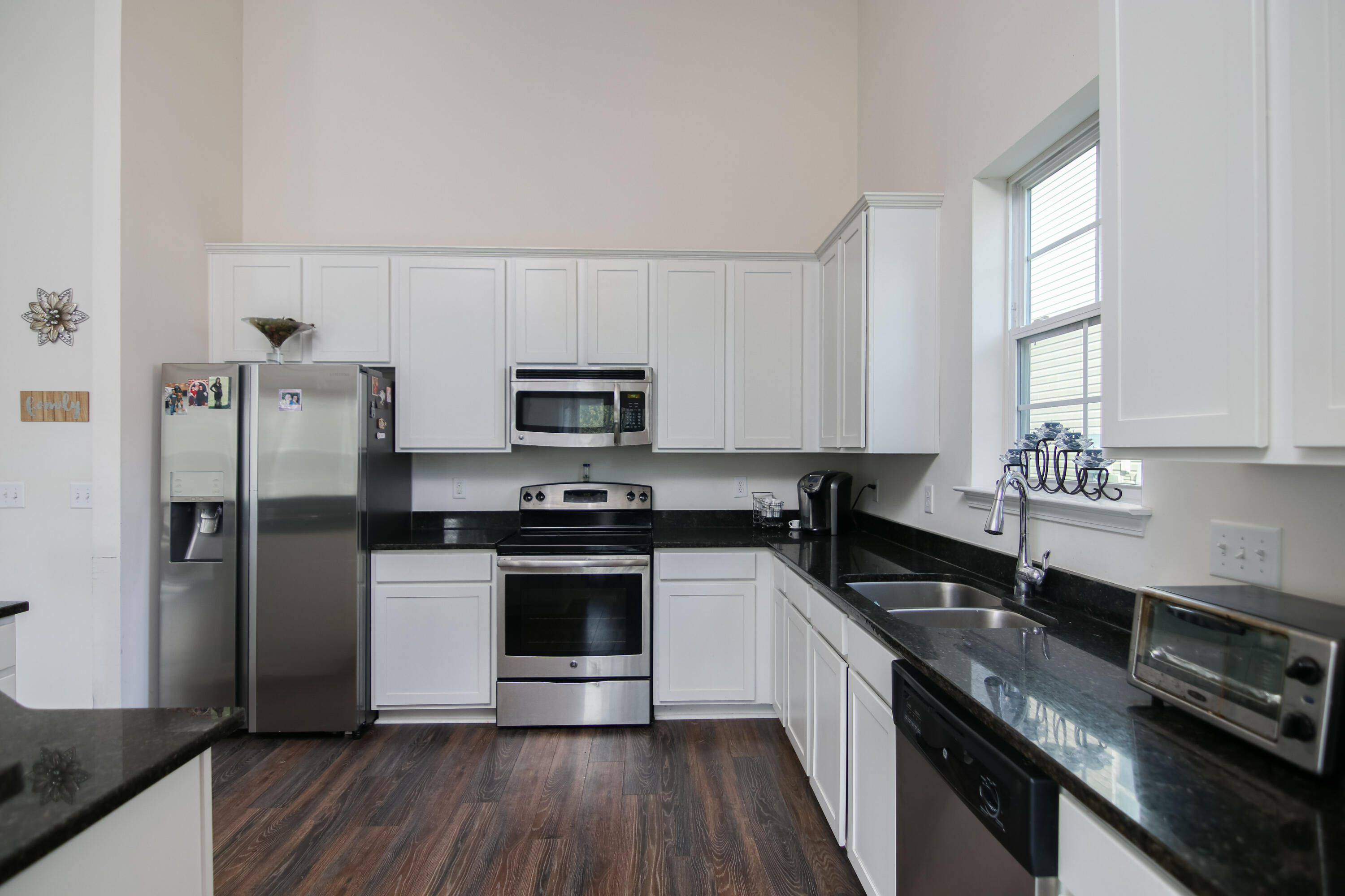 303 Spectrum Road Summerville, SC 29486 - Photo 8 of 24 303 Spectrum Rd