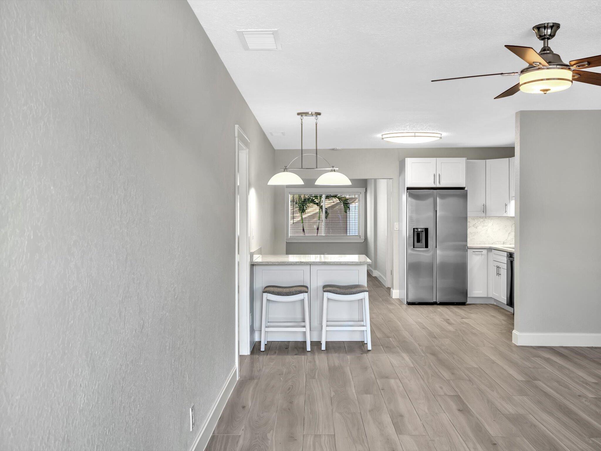 539 Northeast 18th Street Boca Raton, FL 33432 - Photo 7 of 82 05-DSC00016