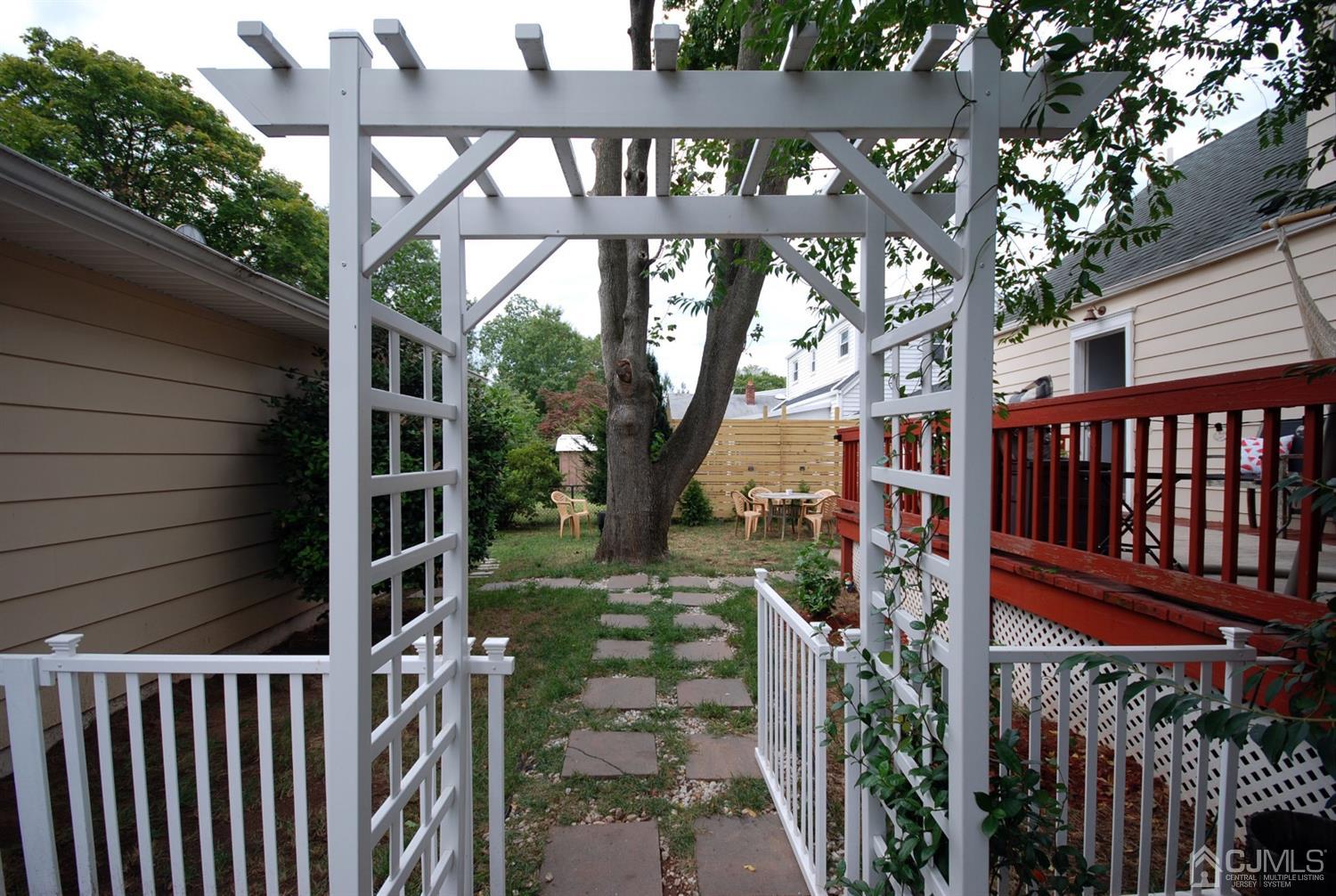 531 Decatur Avenue Middlesex, NJ 08846 - Photo 22 of 23 Gallery Image 22