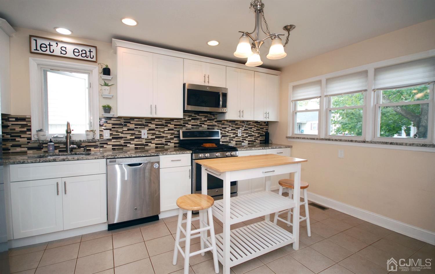 531 Decatur Avenue Middlesex, NJ 08846 - Photo 4 of 23 Gallery Image 4