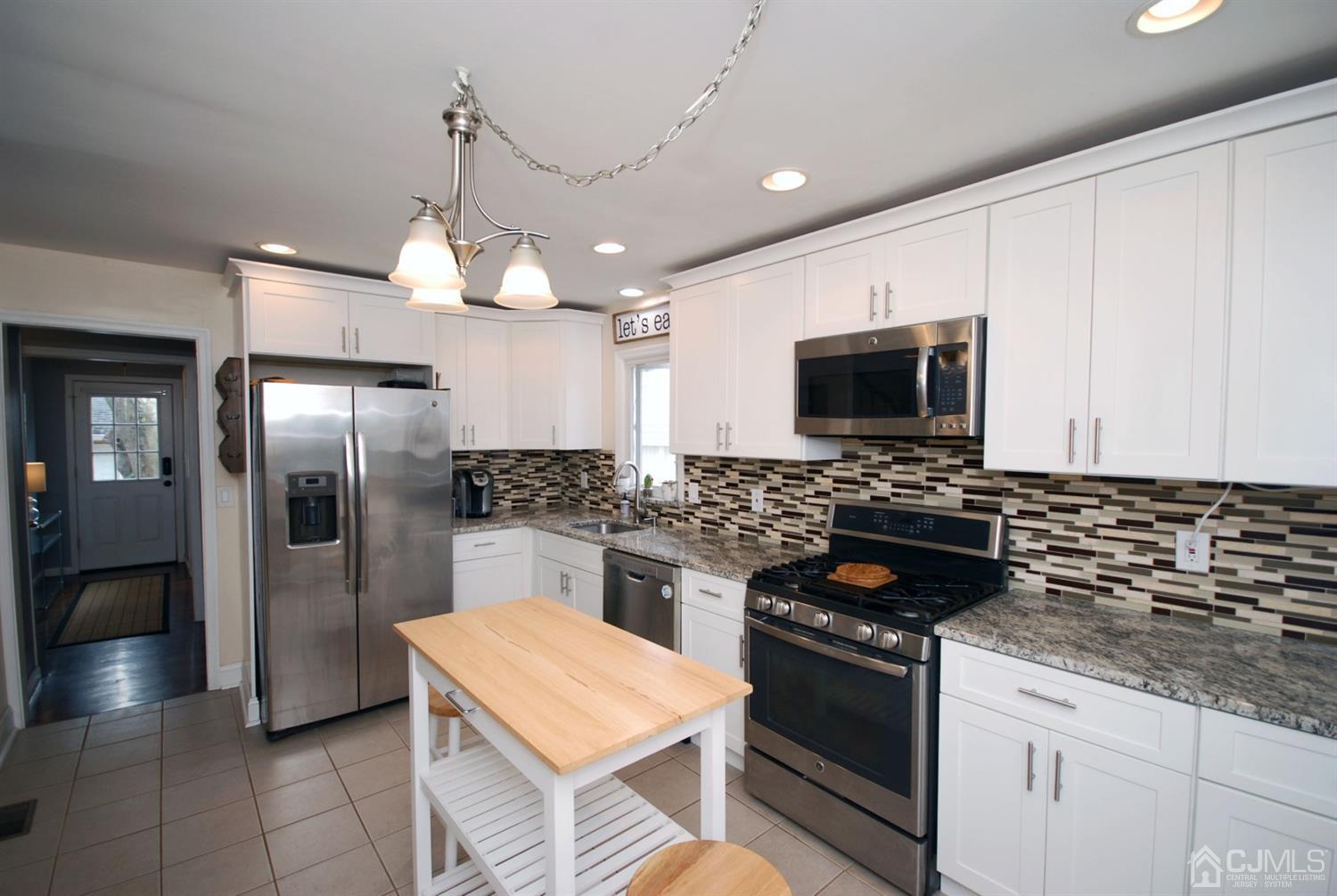531 Decatur Avenue Middlesex, NJ 08846 - Photo 5 of 23 Gallery Image 5