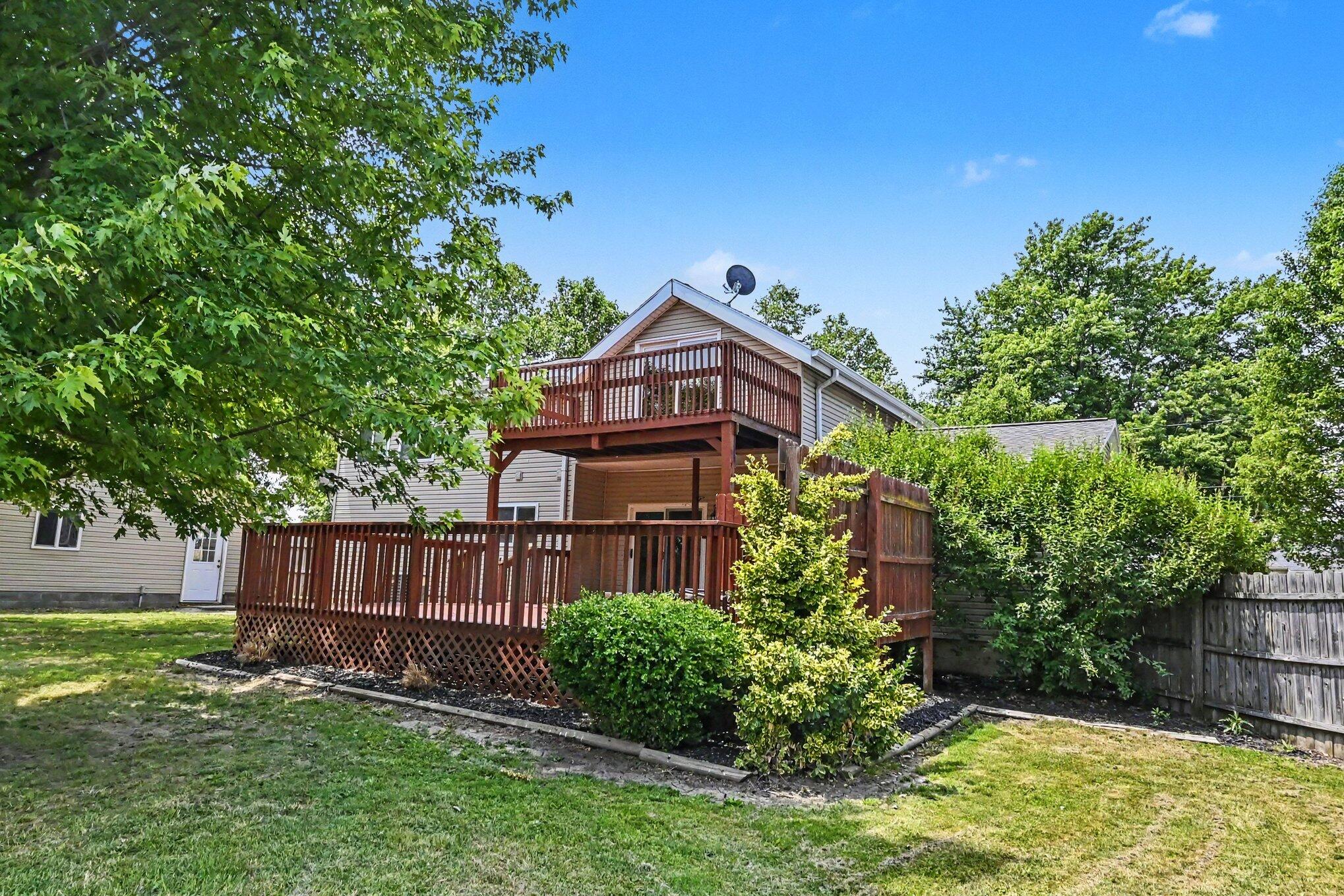 1011 State Street Adrian, MI 49221 - Photo 22 of 37 027_file_9502