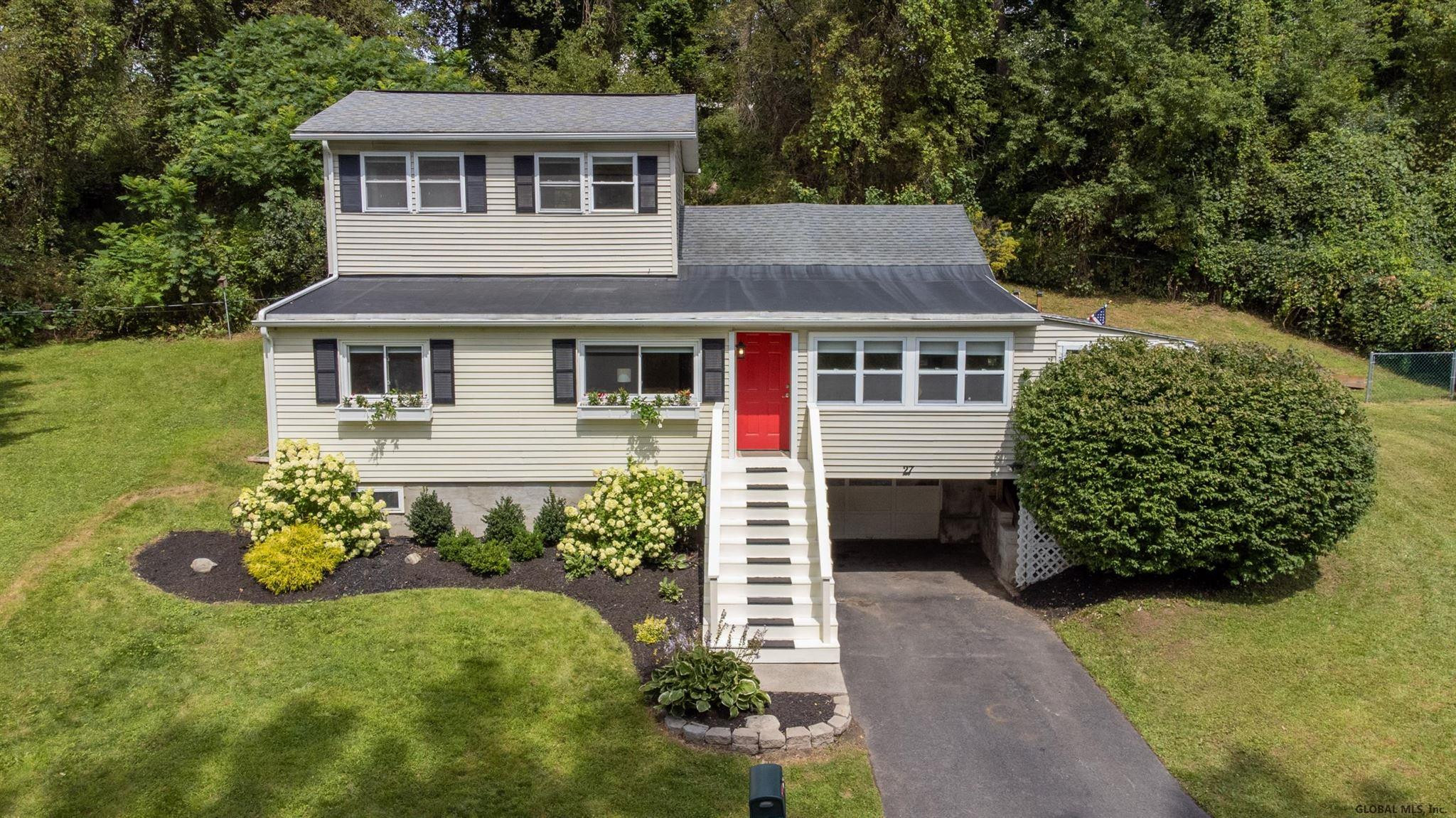 27 Beldale Road Bethlehem, NY 12159 - Photo 1 of 39 Photo 1