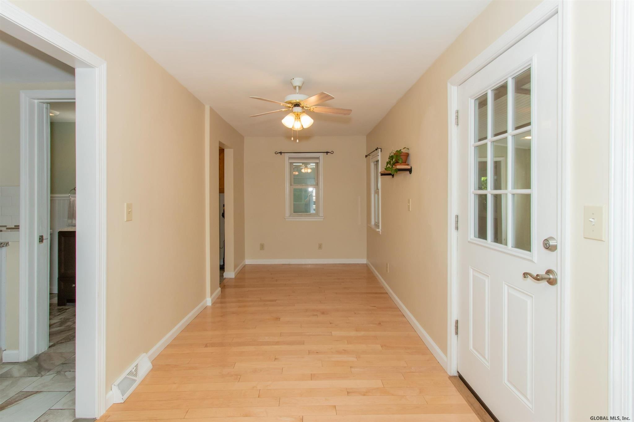 27 Beldale Road Bethlehem, NY 12159 - Photo 11 of 39 Photo 14