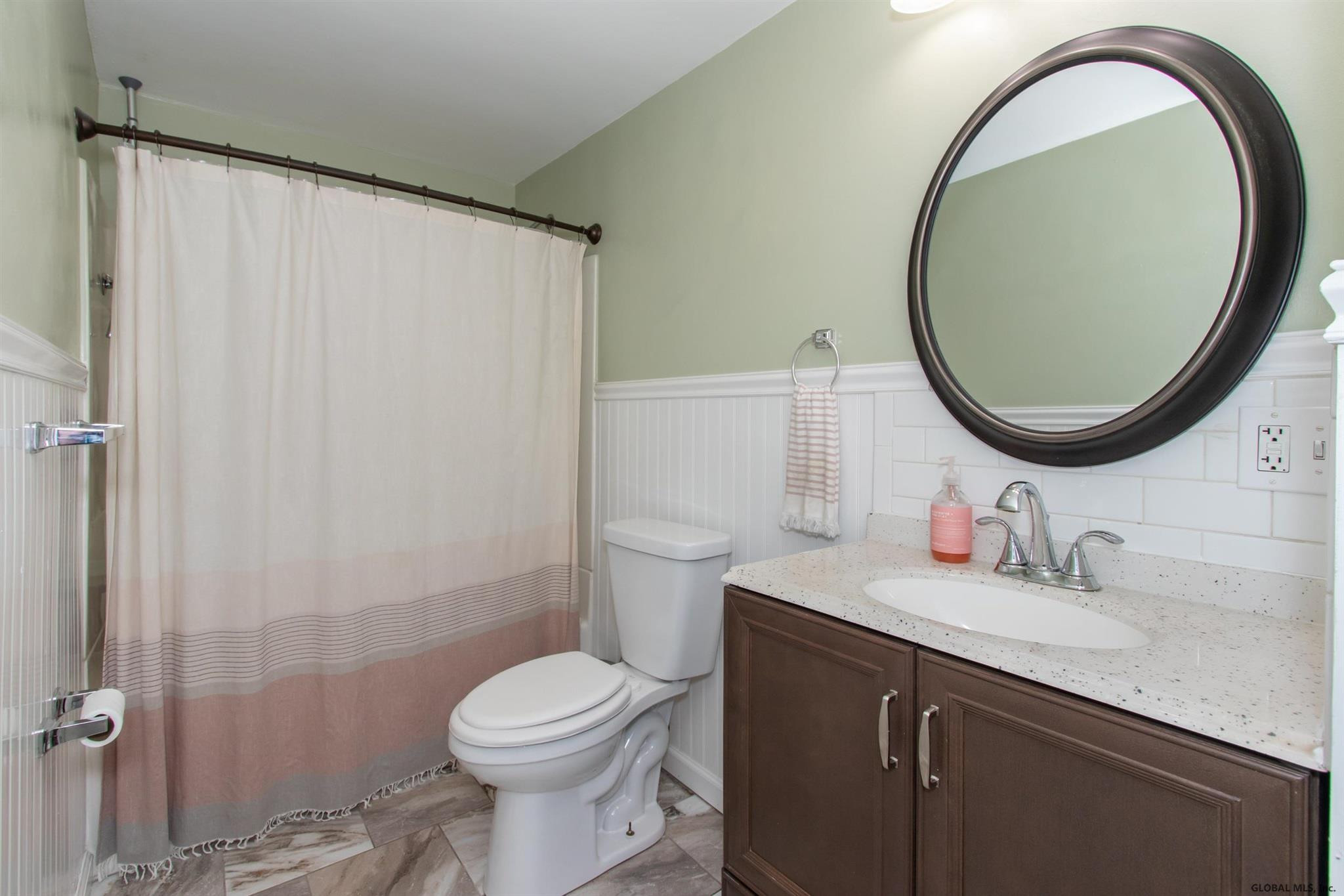 27 Beldale Road Bethlehem, NY 12159 - Photo 14 of 39 Photo 18