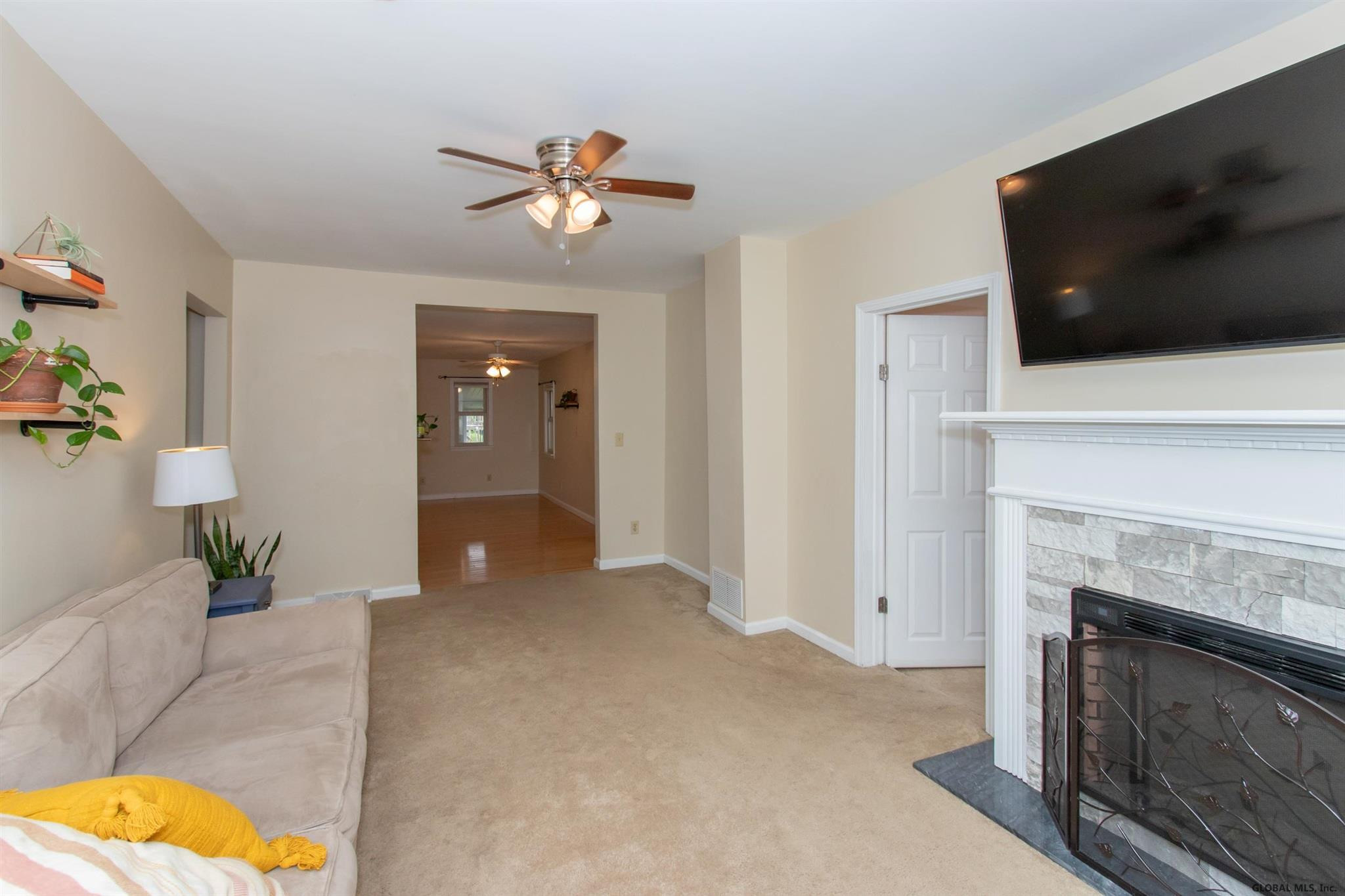 27 Beldale Road Bethlehem, NY 12159 - Photo 20 of 39 Photo 24