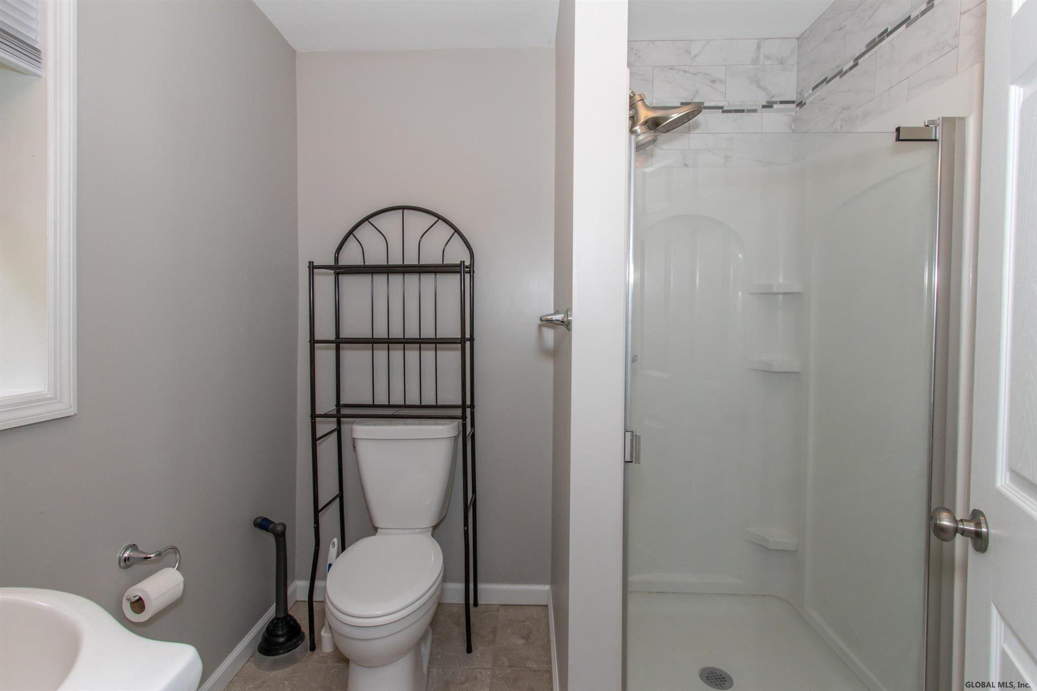 27 Beldale Road Bethlehem, NY 12159 - Photo 32 of 39 Photo 36