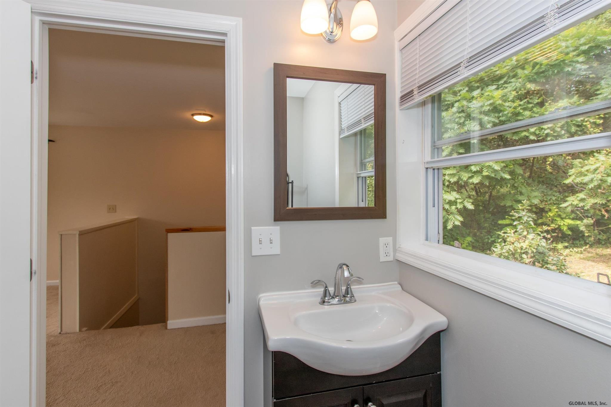 27 Beldale Road Bethlehem, NY 12159 - Photo 33 of 39 Photo 37