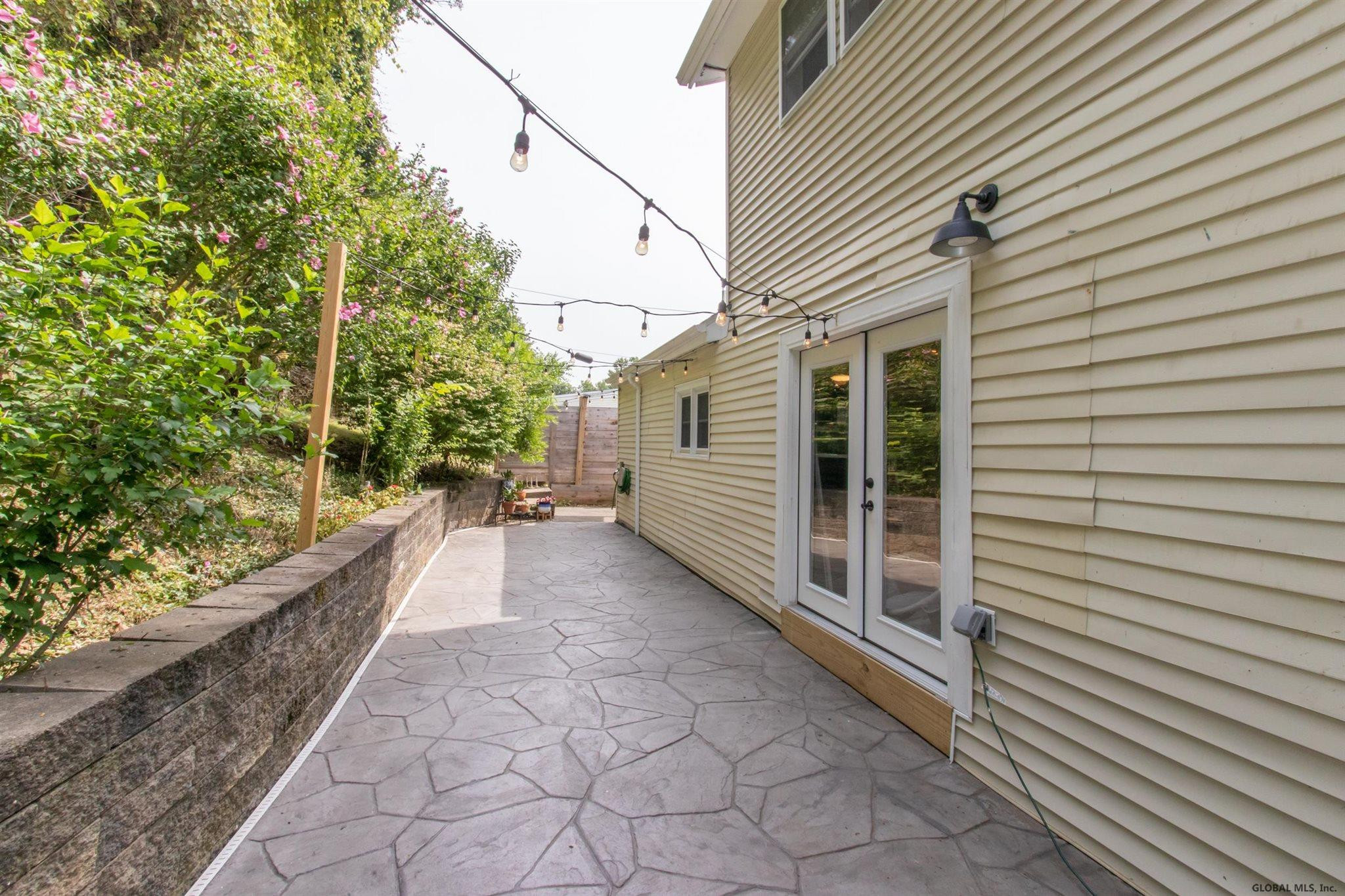27 Beldale Road Bethlehem, NY 12159 - Photo 38 of 39 Photo 43