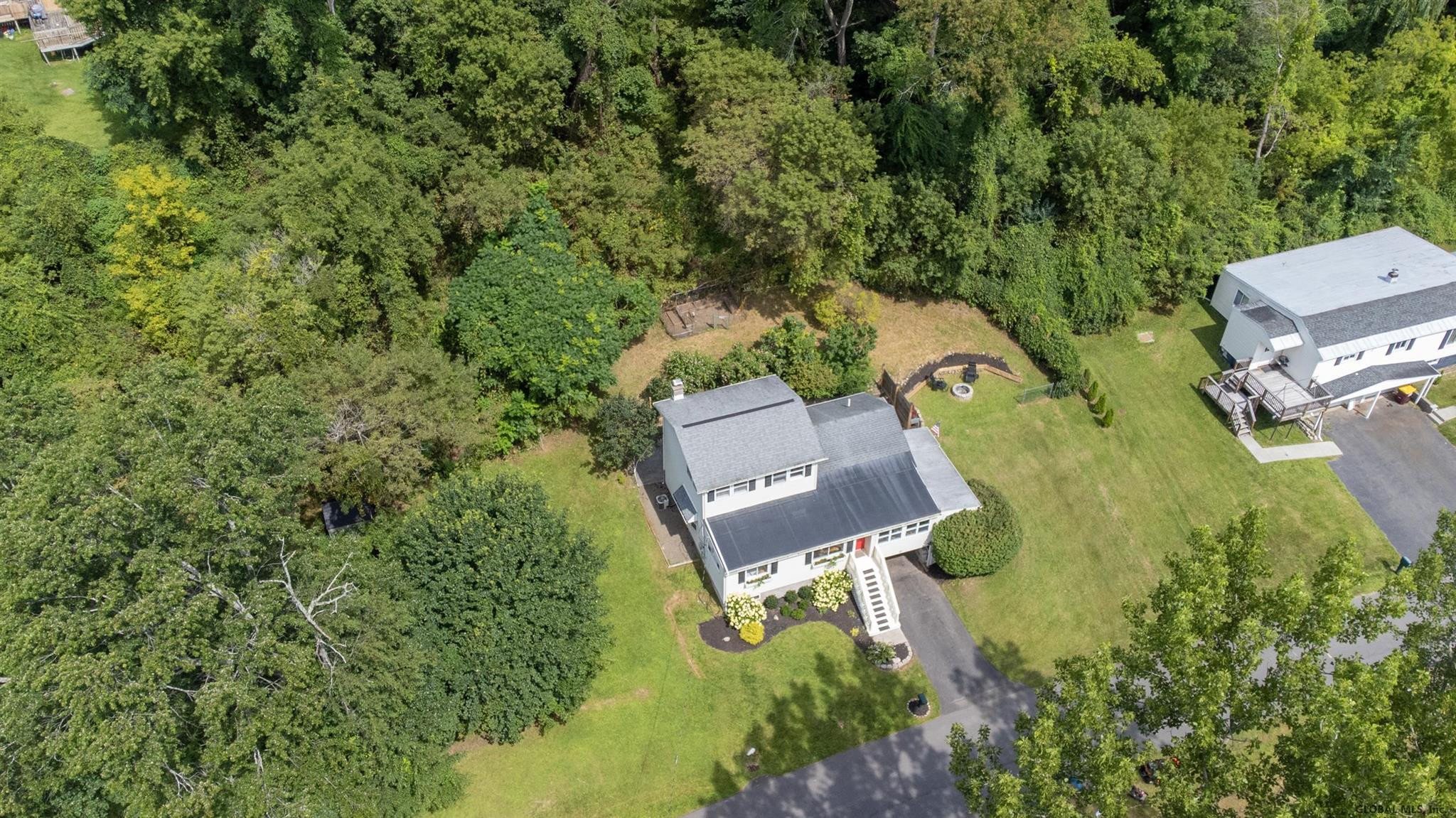 27 Beldale Road Bethlehem, NY 12159 - Photo 5 of 39 Photo 5