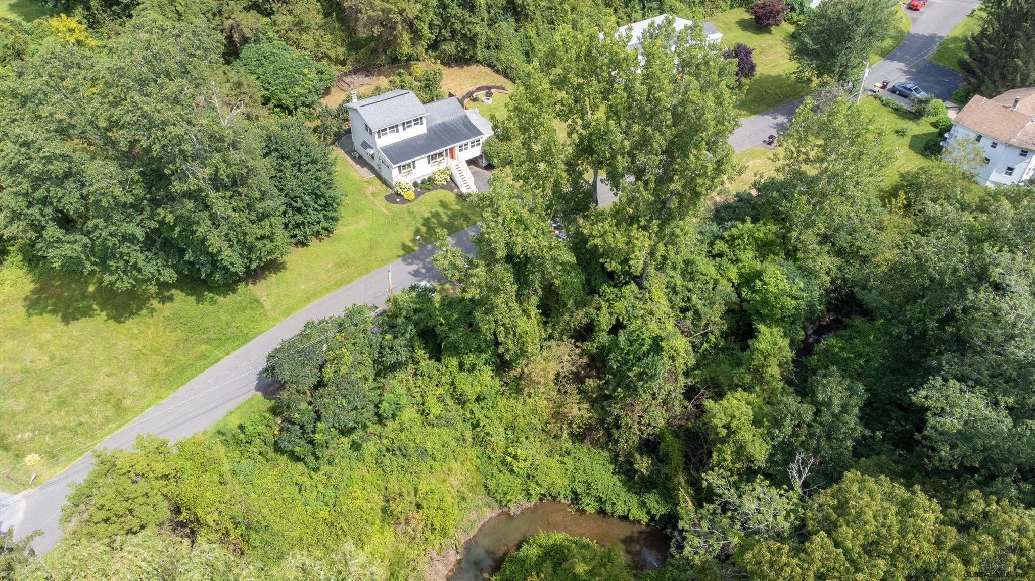 27 Beldale Road Bethlehem, NY 12159 - Photo 6 of 39 Photo 6
